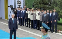 Мәслихат депутаттары Қазақстан Республикасының Мемлекеттік Туын көтерудің салтанатты рәсіміне қатысты