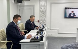 Секретарь маслихата поручил решить вопрос с доплатами медработникам