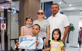 Депутат столичного маслихата подарил квартиру братьям, родившимся с диагнозом ДЦП