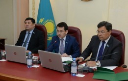 В постоянных комиссиях городского маслихата продолжается обсуждение исполнения бюджета столицы за прошлый год.