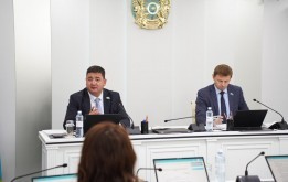 Обсуждение проекта бюджета города Астаны на 2025-2027 годы на заседании постоянной комиссии по вопросам строительства