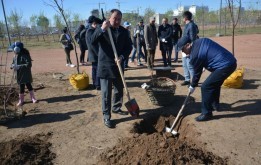 Ақтөбе облысында қаза тапқан Өзбекстанның 52 азаматын еске алуға арналған Ботаникалық бақта ағаштар отырғызудың салтанатты рәсімі өтті