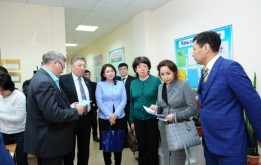 Депутаттар әлеуметтік қызмет көрсету орталықтарын қолдайды