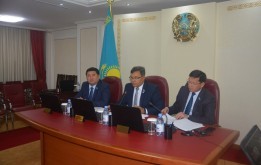 Тұрақты комиссияның кезекті отырысының күн тәртібінде қалалық мәслихаттың халықты жұмыспен қамтуды қамтамасыз ету және елордада жаңа жұмыс орындарын ашу жөніндегі шешімін жүзеге асыру жұмыстарының нәтижелерін талқылау.