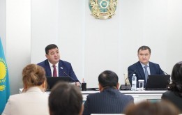 Очередная сессия маслихата  по вопросу совершенствования молодёжной политики  и утверждению бюджета  столицы на три года.