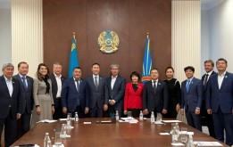 Депутаты столичного маслихата посетили район «Нұра», где обсудили реализацию текущих проектов и задачи, стоящие перед районом на будущее