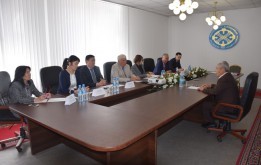 ДЕПУТАТТЫҢ НАЗАРЫ ЖҰМЫСКЕРЛЕРДІҢ МӘСЕЛЕЛЕРІНДЕ