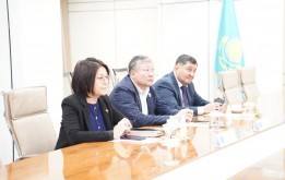 Встреча депутатов маслихата с председателем Государственного Собрания Республики Саха