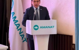 В столичном филиале партии состоялось очередное заседание депутатской фракции партии «AMANAT»