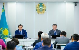 Мәслихаттың «Жасанды интеллект дәуіріндегі Қазақстан: өзекті мәселелер және оны түбегейлі цифрлық өзгерістер арқылы шешу» атты Мемлекет басшысының Қазақстан халқына Жолдауының негізгі бағыттарын және елорда әкімінің есебін талқылау жөніндегі отырысы