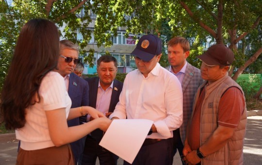 Қалалық мәслихат депутаттары елорда сәулеттік келбетін жақсарту бағдарламасына енгізілген нысандарды аралап, тексеріс жүргізді