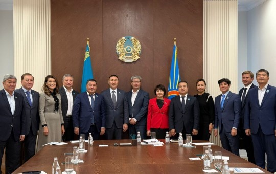 Қалалық мәслихат депутаттары «Нұра» ауданына барып, онда жүзеге асырылып жатқан жобалардың орындалу барысын және ауданның алдағы даму жоспарын талқылады