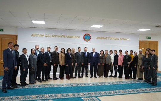 Маңғыстау облысы мәслихаттарының депутаттар делегациясы және аппарат қызметкерлерімен жұмыс кездесуі