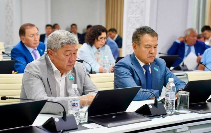 Мәслихатта көлік инфрақұрылымын дамыту мәселелері талқыланды