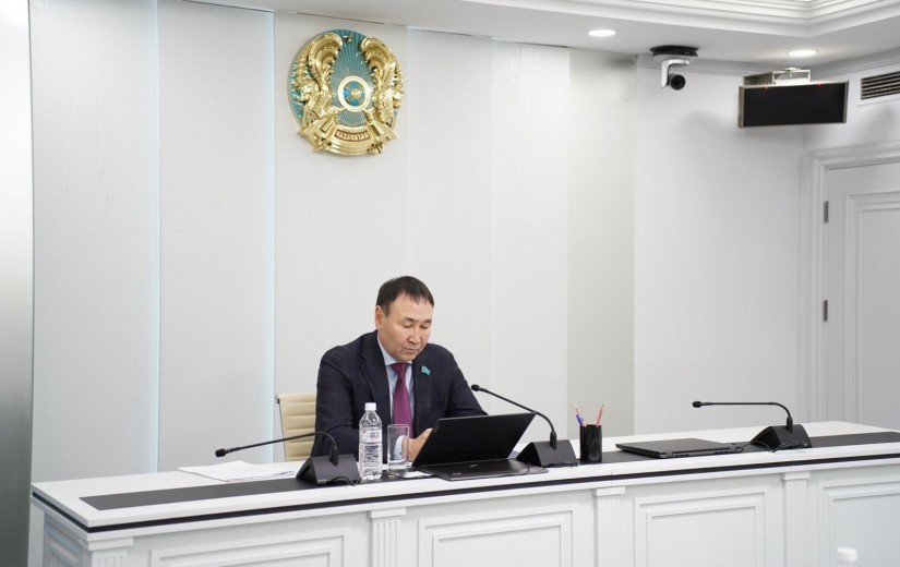 Астана мәслихатында көлік және жол-көлік инфрақұрылымын дамыту саласындағы 2026-2028 жылдарға арналған жобалар талқыланды