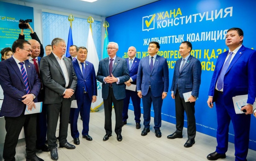 Мәслихат депутаттары қалалық штабының ашылуына қатысты