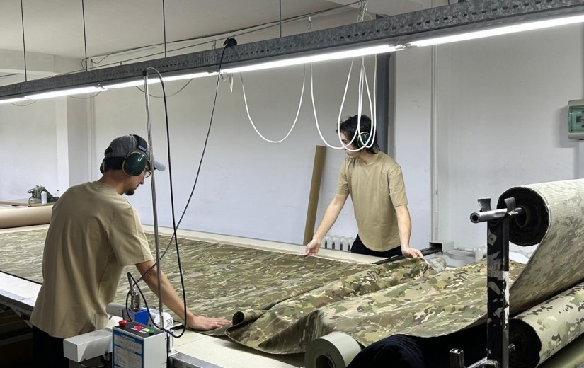 Депутаты столичного маслихата посетили ТОО «DANMARD» одно из производственных предприятий города, работающее в сфере лёгкой промышленности