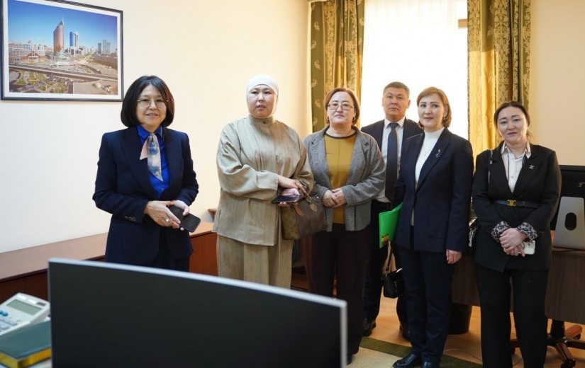 Маңғыстау облысы мәслихаттарының депутаттар делегациясы және аппарат қызметкерлерімен жұмыс кездесуі