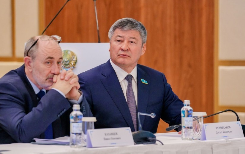 Астана қаласының әкімі Жеңіс Қасымбектің қатысуымен М.Нарықбаев атындағы Университетте өткен жаңа Конституция жобасын сараптамалық талқылау өтті