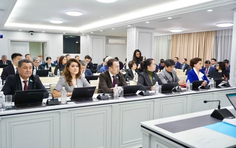 Мәслихаттың кезектен тыс сессиясы өтті