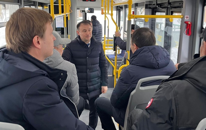 Кезекті сессияға дайындық аясында «Алматы» ауданындағы «Оңтүстік-Шығыс» тұрғын алабында орналасқан бірқатар нысандарды мәслихат депутаттары аралады