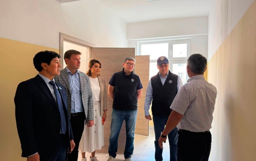 Елордалық мәслихат депутаттары мектептердің жаңа оқу жылына дайындығын тексерді