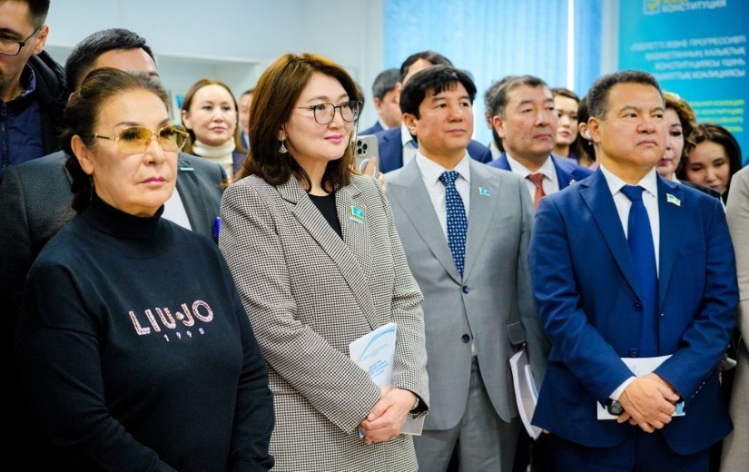 Мәслихат депутаттары қалалық штабының ашылуына қатысты