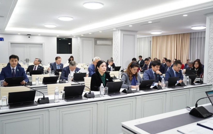 Бюджет, экономика, өнеркәсіп және кәсіпкерлік мәселелері жөніндегі тұрақты комиссияның отырысында 2026-2028 жылдарға арналған бюджет мәселесі талқыланды