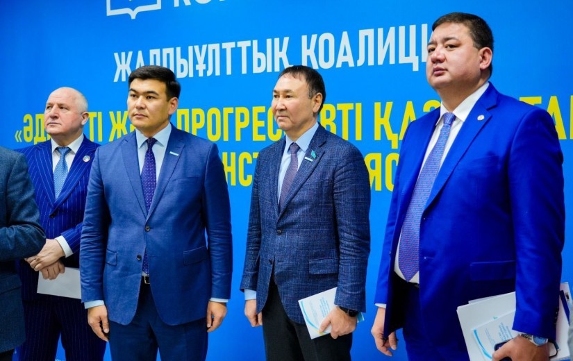 Мәслихат депутаттары қалалық штабының ашылуына қатысты