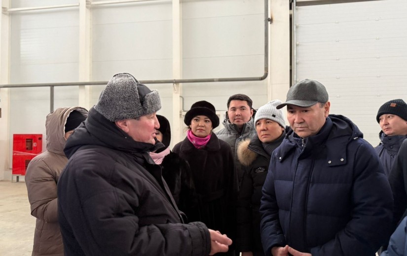 Бюджет, экономика, өнеркәсіп және кәсіпкерлік мәселелері жөніндегі тұрақты комиссияның отырысына дайындық аясында мәслихат депутаттары қаладағы бірқатар нысандарға көшпелі түрде барып, танысу жүргізді