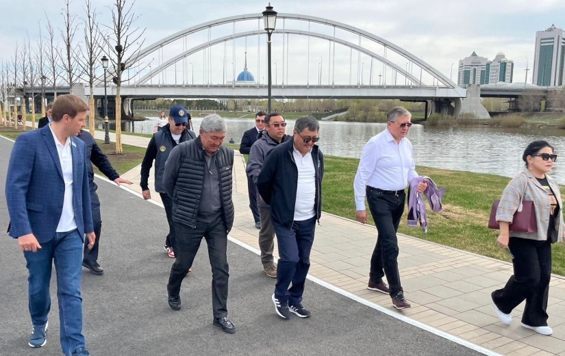 Депутаттар қаланың саябақтары мен қоғамдық  кеңістіктерді аралады