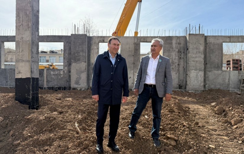 Елорда мәслихатының депутаттары №1 олимпиадалық резервтегі мамандандырылған балалар-жасөспірімдер спорт мектебіне барды