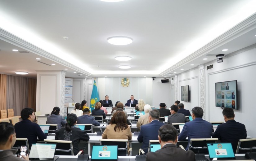 Маңғыстау облысы мәслихаттарының депутаттар делегациясы және аппарат қызметкерлерімен жұмыс кездесуі