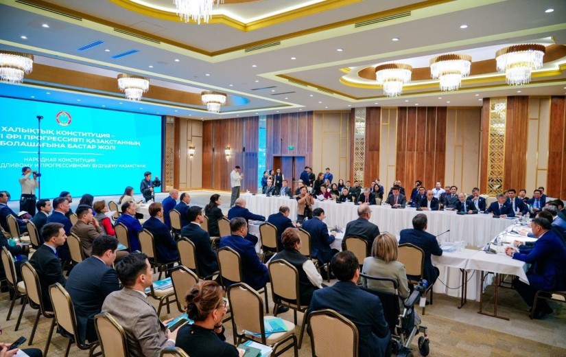 Астана қаласының әкімі Жеңіс Қасымбектің қатысуымен М.Нарықбаев атындағы Университетте өткен жаңа Конституция жобасын сараптамалық талқылау өтті
