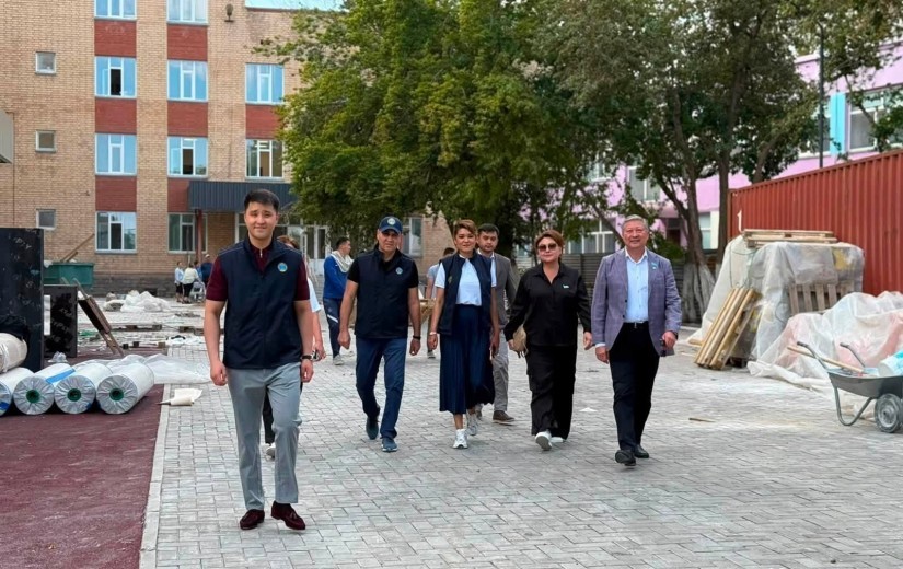 Елордалық мәслихат депутаттары мектептердің жаңа оқу жылына дайындығын тексеру мақсатындағы көшпелі тексерістерді жалғастырды