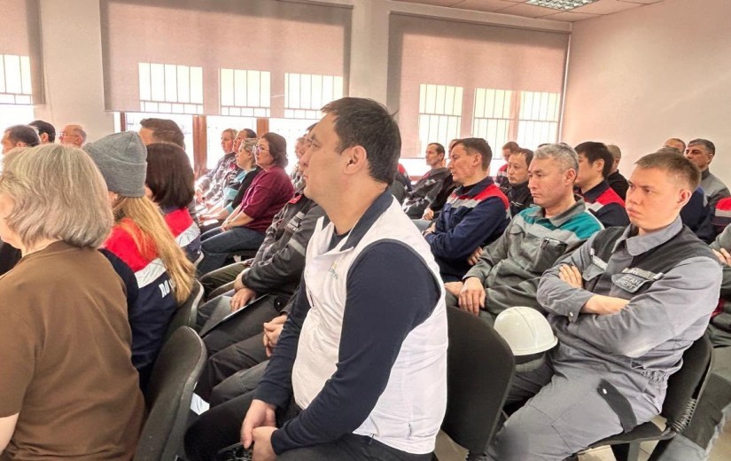 Обсуждение проекта новой Конституции с коллективом ТЭЦ-1