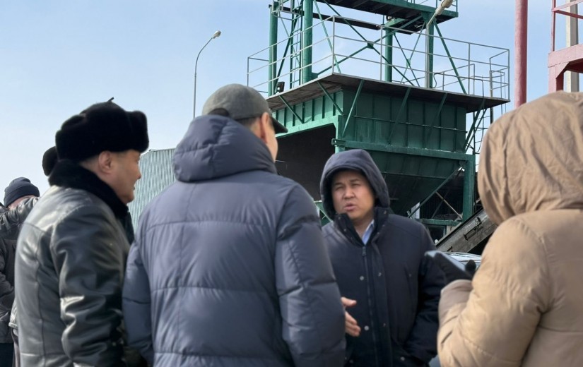 Алдағы маслихат сессиясына, қаладағы тұрғын алаптарды дамыту мәселелері мен перспективаларына арналған дайындық аясында депутаттар «Есіл» ауданындағы бірқатар нысандарға барды