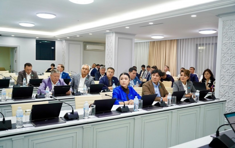 Құрылыс қалдықтары және ҚТҚ бөлек жинау: депутаттардың бақылауындағы мәселелер