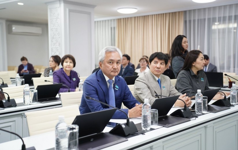 Заседание постоянной комиссии по вопросам законности, правопорядка и работе с общественностью