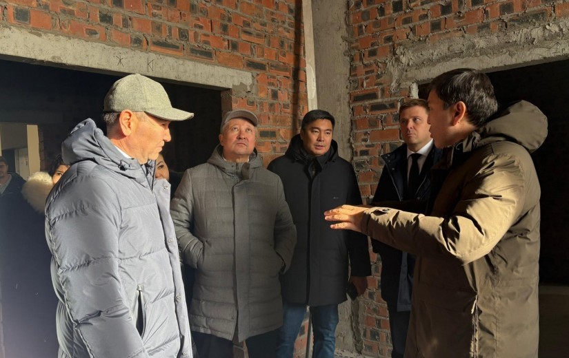 Астана қаласы мәслихатының депутаттары денсаулық сақтау нысандарын аралады