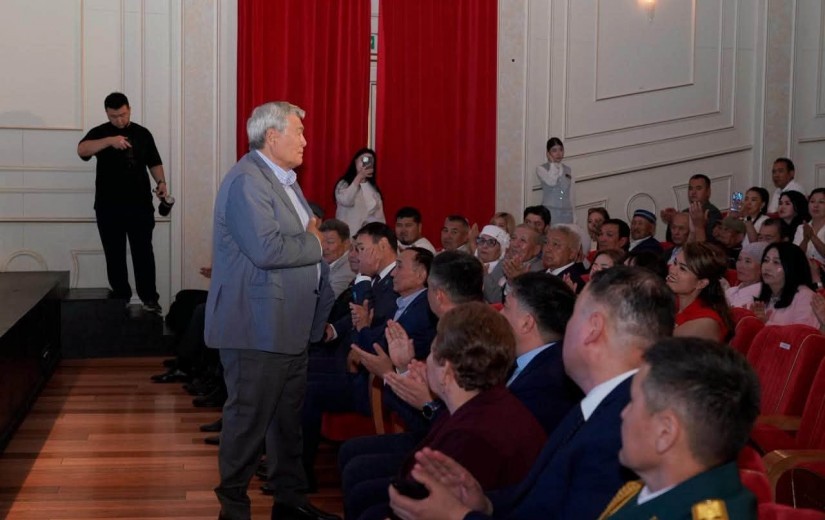 Елорда күні қарсаңында «Сарайшық» ауданының қызметкерлері мен белсенді тұрғындары марапатталды
