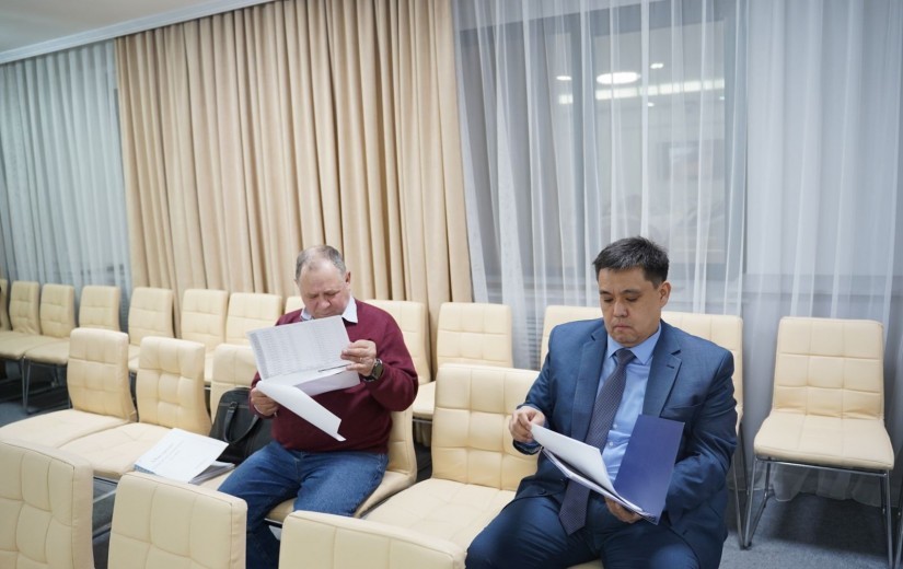 Мәслихаттың заңдылық, құқықтық тәртіп және жұртшылықпен жұмыс мәселелері жөніндегі тұрақты комиссиясының отырысы