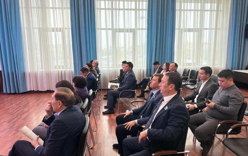 «AMANAT» партиясы депутаттық фракциясының кезекті отырысы өтті