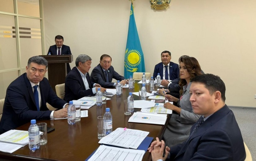 Мәслихат депутаттары елорда аудандарымен жұмыс кездесулерін аяқтады