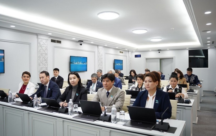 В маслихате города Астаны состоялась внеочередная сессия