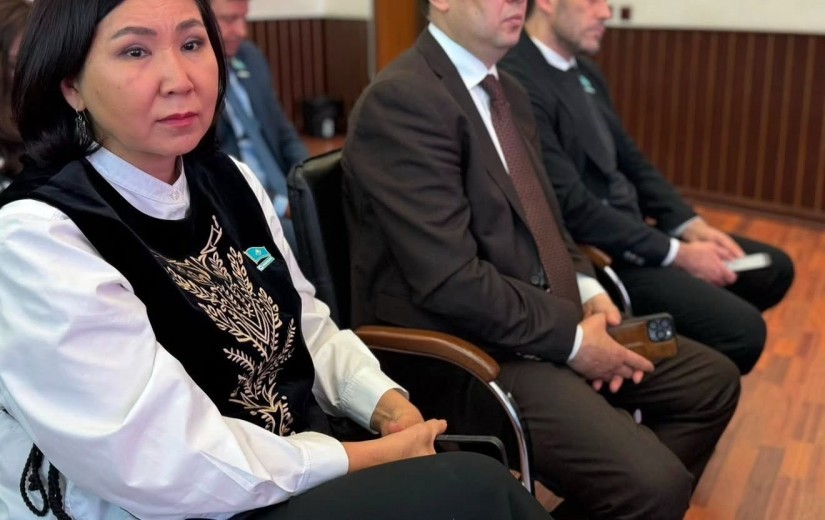 В столичном филиале партии состоялось очередное заседание депутатской фракции партии «AMANAT»