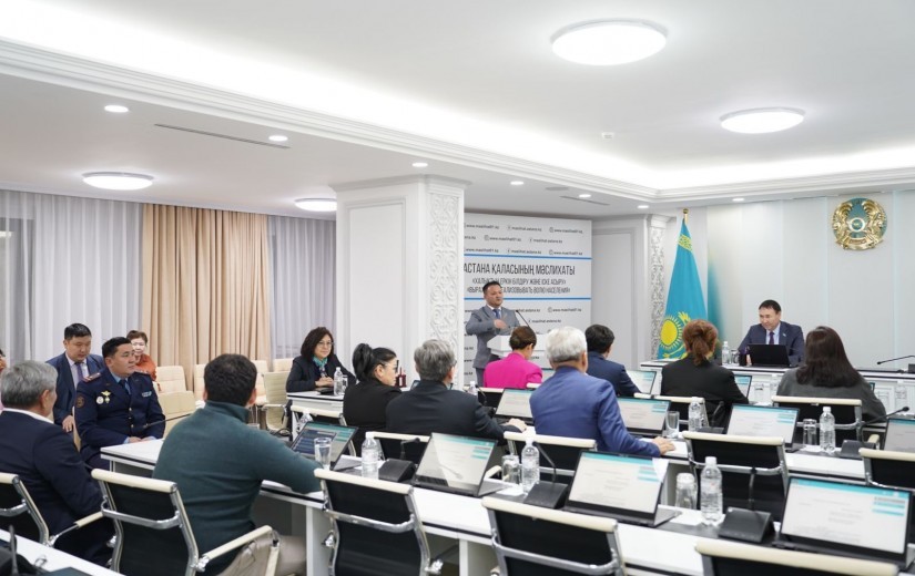 Елордалық мәслихатта Депутат күні өтті