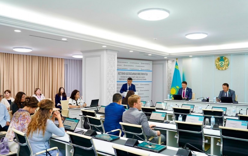 Тұрақты комиссияның отырысында балалардың құқықтарын қорғау және қауіпсіздігін қамтамасыз ету мәселелері қарастырылды