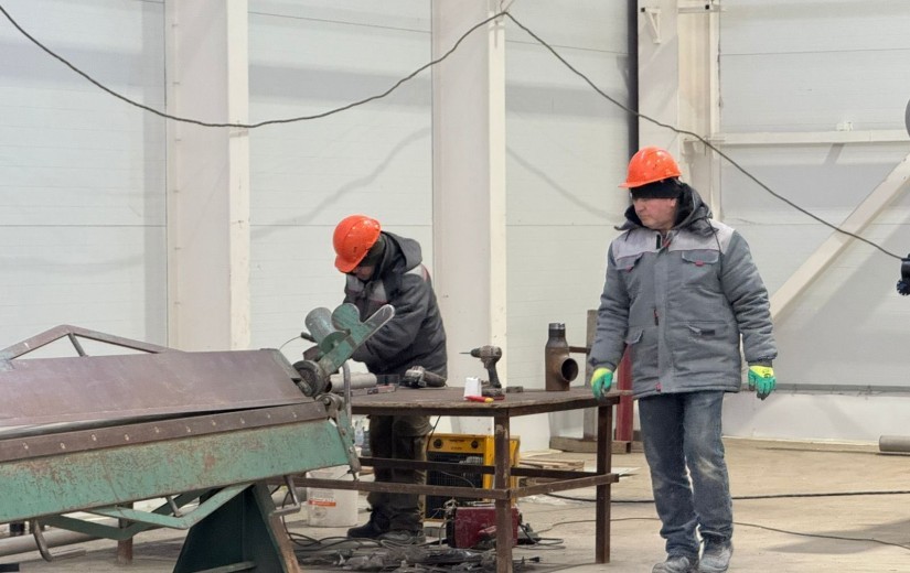 Бюджет, экономика, өнеркәсіп және кәсіпкерлік мәселелері жөніндегі тұрақты комиссияның отырысына дайындық аясында мәслихат депутаттары қаладағы бірқатар нысандарға көшпелі түрде барып, танысу жүргізді