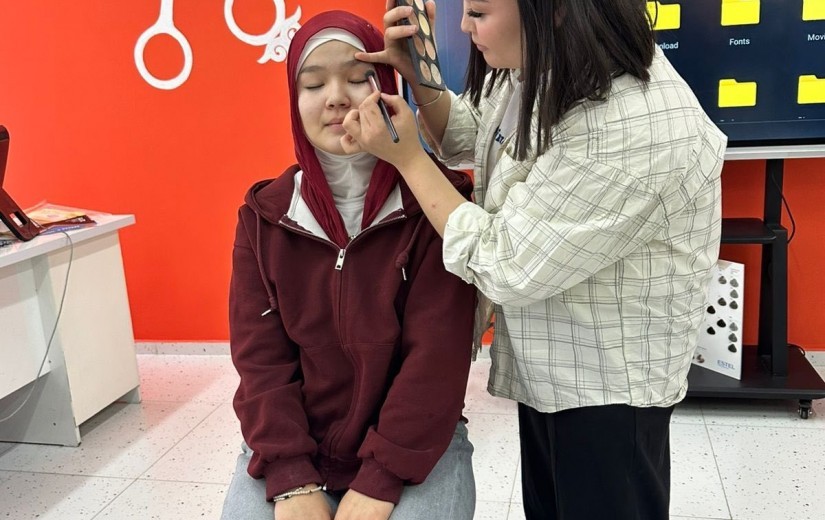 Астана қалалық мәслихатының депутаттары Астана әкімдігіне қарасты Технологиялық колледжге барды